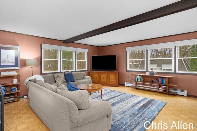 9047 Algoma Avenue Ne, Algoma Twp, MI 49341