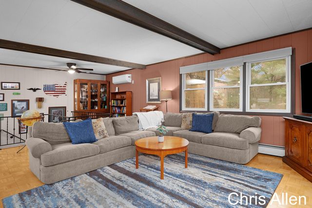 9047 Algoma Avenue Ne, Algoma Twp, MI 49341