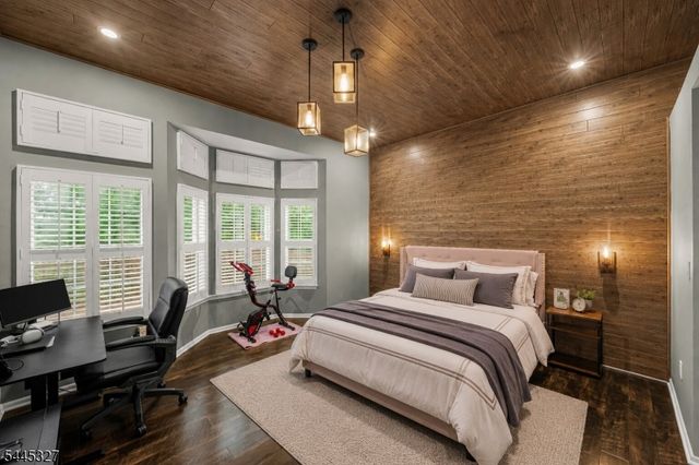 1 Eagle Ct, Monroe Twp., NJ 08831