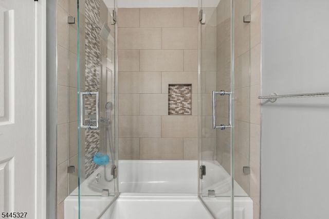 1 Eagle Ct, Monroe Twp., NJ 08831