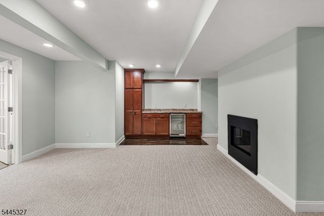 1 Eagle Ct, Monroe Twp., NJ 08831