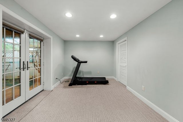 1 Eagle Ct, Monroe Twp., NJ 08831