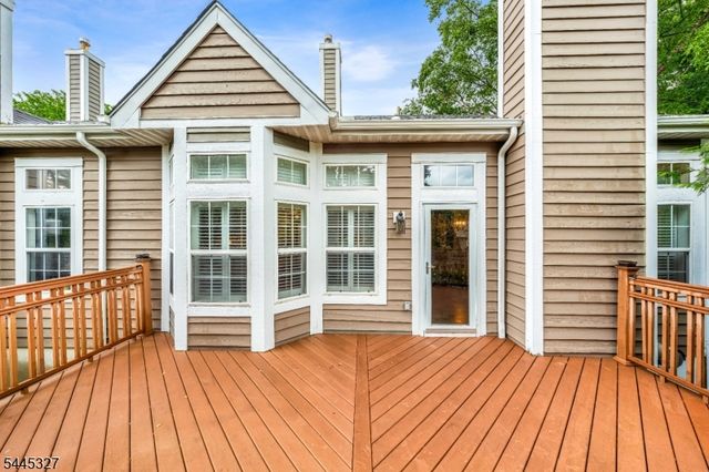 1 Eagle Ct, Monroe Twp., NJ 08831