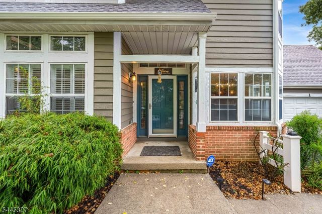 1 Eagle Ct, Monroe Twp., NJ 08831