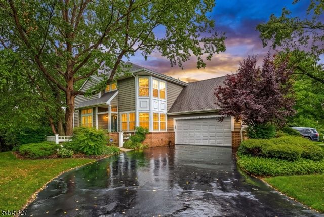 1 Eagle Ct, Monroe Twp., NJ 08831