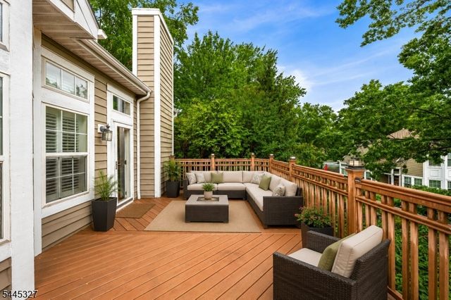 1 Eagle Ct, Monroe Twp., NJ 08831