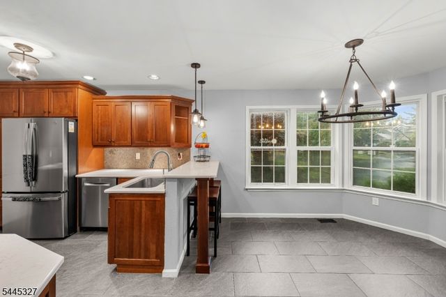 1 Eagle Ct, Monroe Twp., NJ 08831