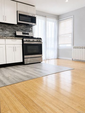 15531 Bayview Avenue, Rosedale, NY 11422
