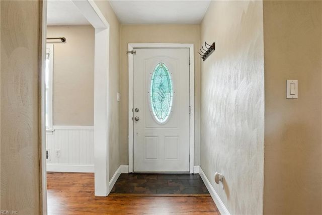 2412 Meiggs RD, Chesapeake, VA 23323