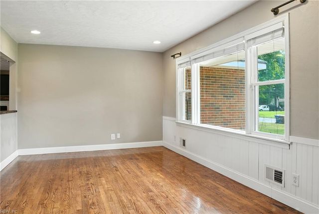 2412 Meiggs RD, Chesapeake, VA 23323