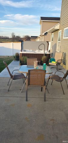 1899 Sandal Way, Newburgh, IN 47630