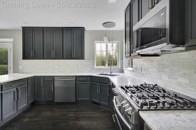 5729 Woodfield Parkway, Grand Blanc Charter Township, MI 48439