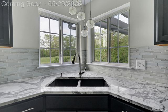 5729 Woodfield Parkway, Grand Blanc Charter Township, MI 48439