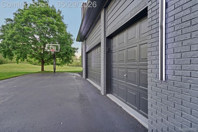 5729 Woodfield Parkway, Grand Blanc Charter Township, MI 48439