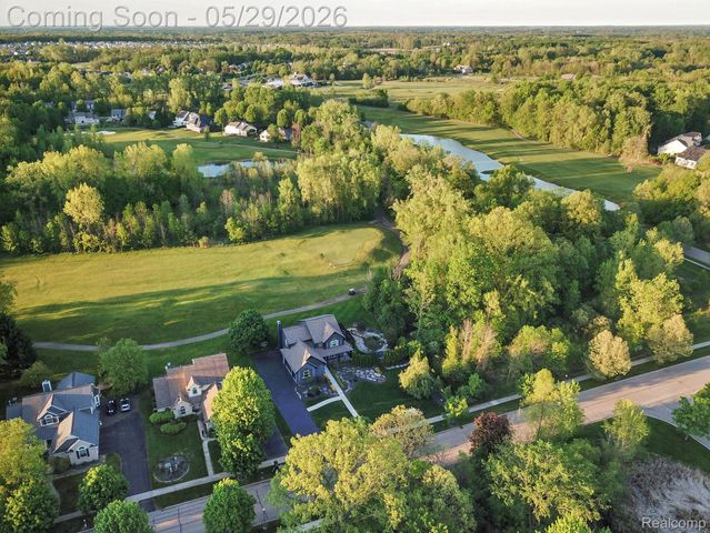 5729 Woodfield Parkway, Grand Blanc Charter Township, MI 48439