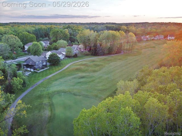 5729 Woodfield Parkway, Grand Blanc Charter Township, MI 48439