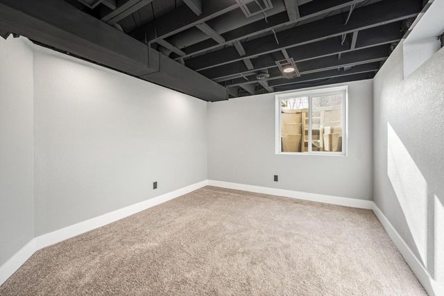 4611 W Kiley AVENUE, Milwaukee, WI 53223