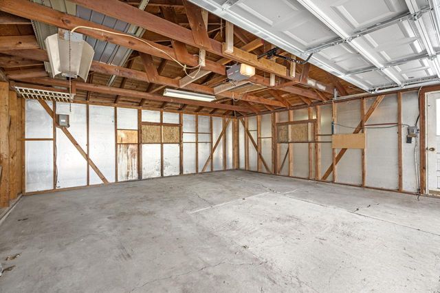 4611 W Kiley AVENUE, Milwaukee, WI 53223