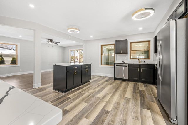 4611 W Kiley AVENUE, Milwaukee, WI 53223