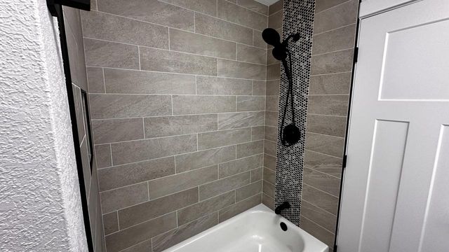 4611 W Kiley AVENUE, Milwaukee, WI 53223