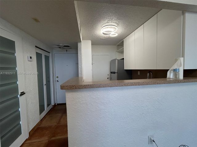 2899 Collins Ave 637, Miami Beach, FL 33140