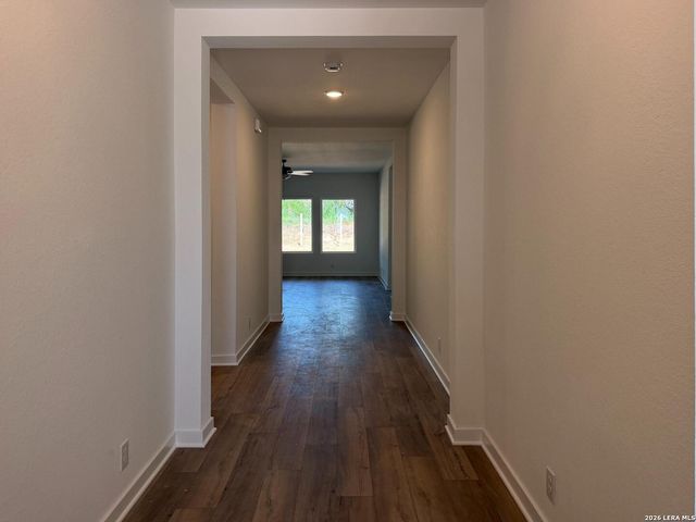 242 Brood Dr, Adkins, TX 78101