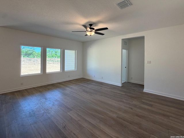 242 Brood Dr, Adkins, TX 78101