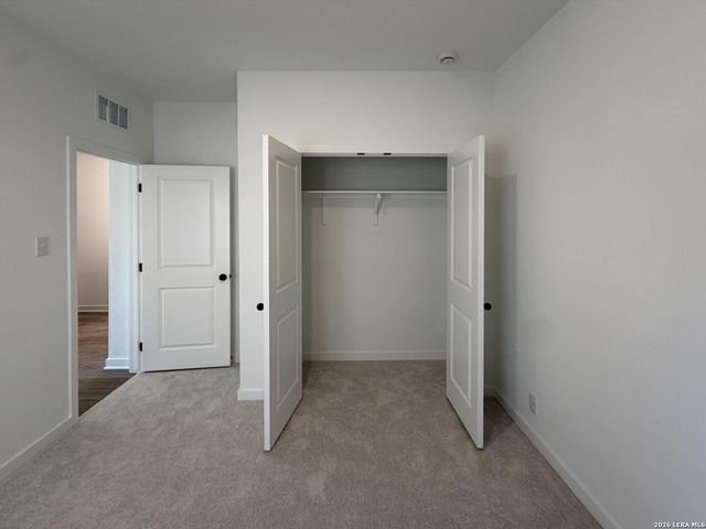 242 Brood Dr, Adkins, TX 78101