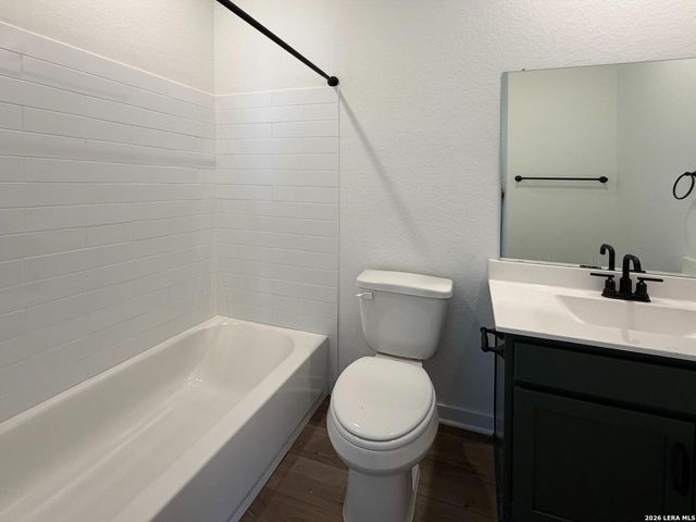 242 Brood Dr, Adkins, TX 78101