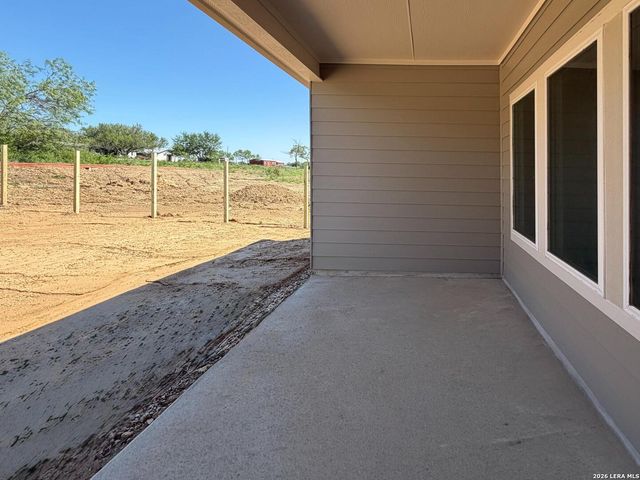 242 Brood Dr, Adkins, TX 78101