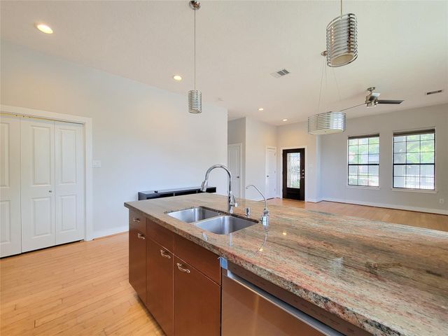 1414 Emancipation Avenue A, Houston, TX 77003