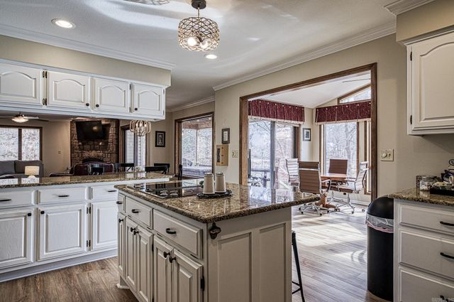 16 Baeza Way, Hot Springs Village, AR 71909