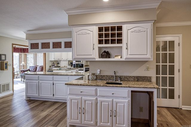 16 Baeza Way, Hot Springs Village, AR 71909