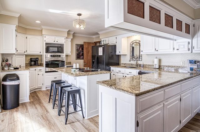 16 Baeza Way, Hot Springs Village, AR 71909