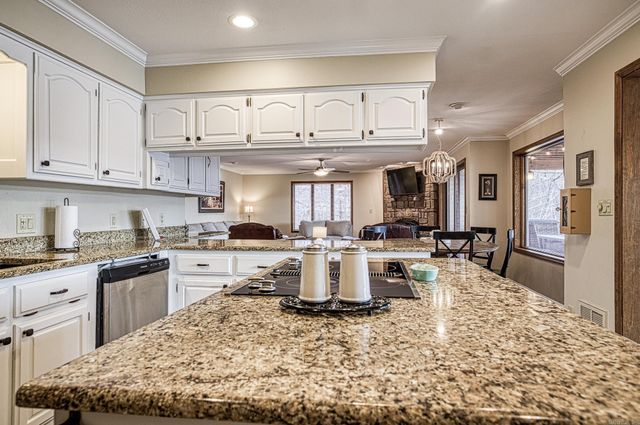 16 Baeza Way, Hot Springs Village, AR 71909