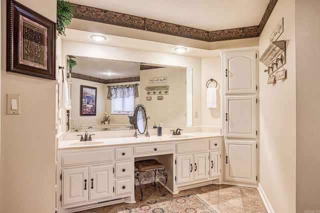 16 Baeza Way, Hot Springs Village, AR 71909