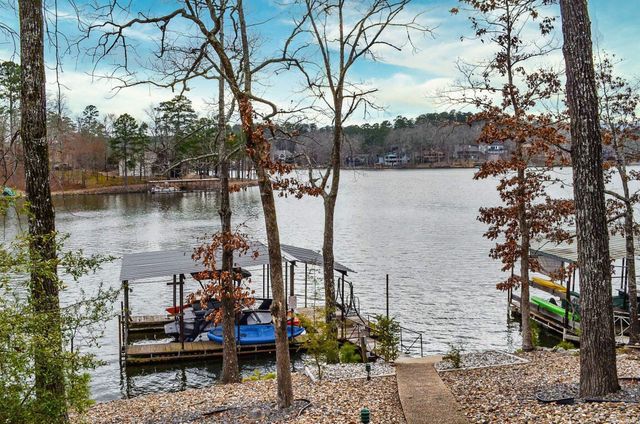 16 Baeza Way, Hot Springs Village, AR 71909