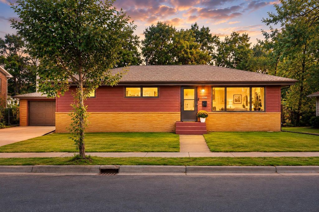 1208 36 1/2 Avenue NE, Minneapolis, MN 55418 — exterior