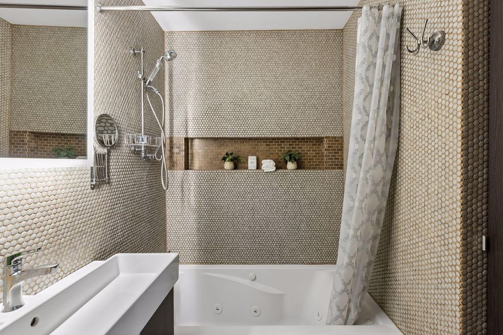 1208 36 1/2 Avenue NE, Minneapolis, MN 55418 — photo 4