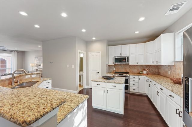 4007 Brownstone Court, Dallas, TX 75204