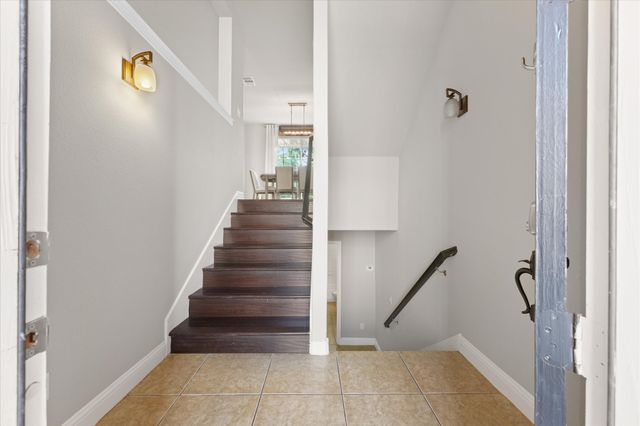 4007 Brownstone Court, Dallas, TX 75204