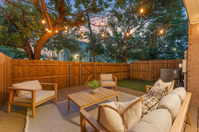 4007 Brownstone Court, Dallas, TX 75204