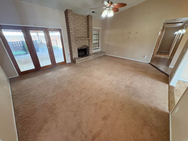 1502 E Buena Vista Avenue, Visalia, CA 93292