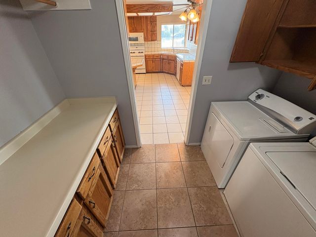 1502 E Buena Vista Avenue, Visalia, CA 93292