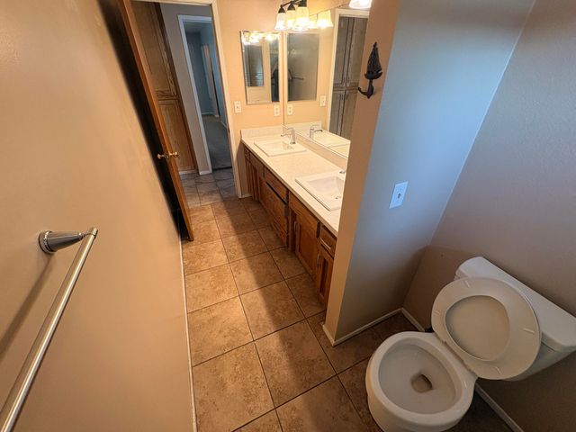 1502 E Buena Vista Avenue, Visalia, CA 93292