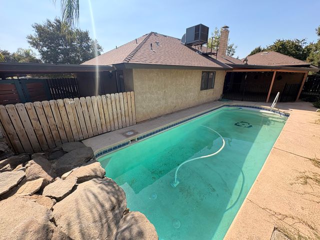 1502 E Buena Vista Avenue, Visalia, CA 93292