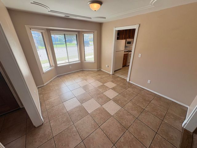 1502 E Buena Vista Avenue, Visalia, CA 93292