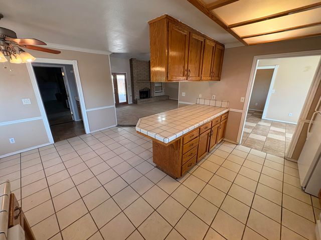 1502 E Buena Vista Avenue, Visalia, CA 93292