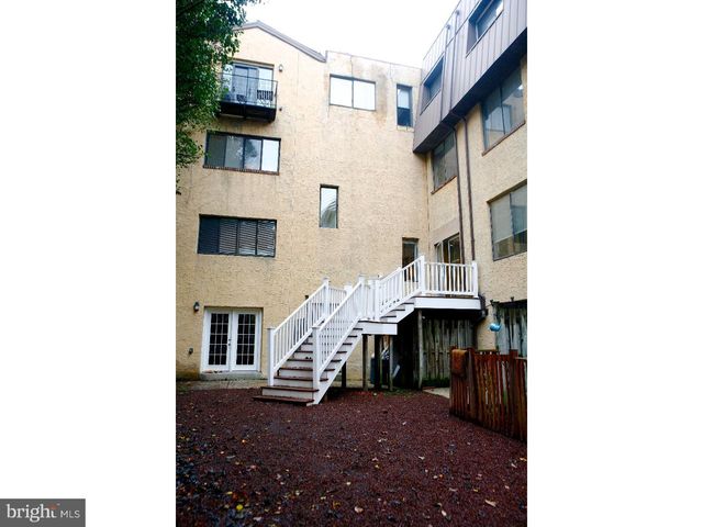 2031 South St Apt 200, Philadelphia, PA 19146