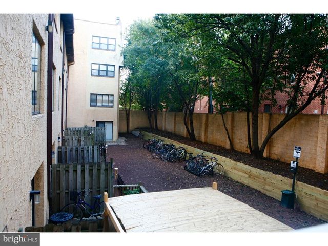 2031 South St Apt 200, Philadelphia, PA 19146